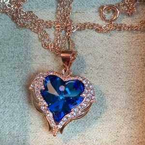 💙Angel Wing Crystal Pendant💙